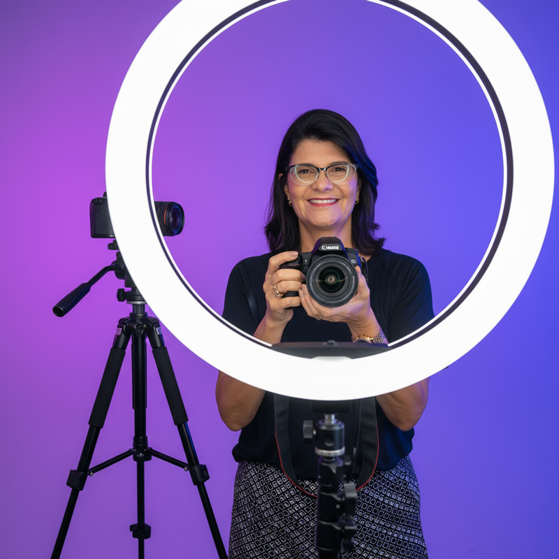 Retrato Criativo em Estúdio — Luz, Inspiração e Energia Fotográfica – 8 fotos